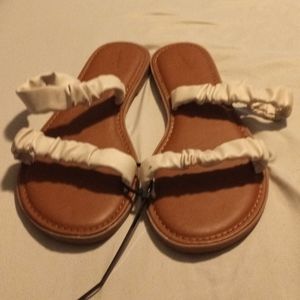 Universal Trend Sandals Size 11